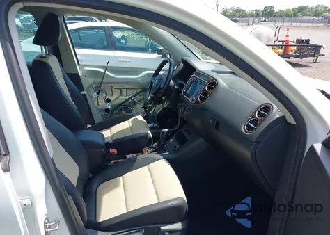 2017 Volkswagen Tiguan 2.0T Wolfsburg Edition из США, поврежденный, VIN WVGSV7AX7HW500756